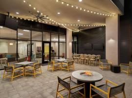 Home2 Suites By Hilton Woodland Hills Los Angeles，位于伍德兰希尔斯的酒店
