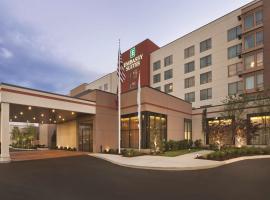 Embassy Suites by Hilton Knoxville West，位于诺克斯维尔的酒店