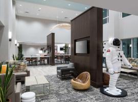Hampton Inn & Suites Cape Canaveral Cruise Port, Fl，位于卡纳维拉尔角的酒店