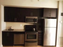 Beautiful Unit in Heart of Downtown Toronto，位于多伦多的酒店