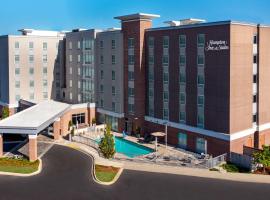 Hampton Inn & Suites Tallahassee Capitol-University，位于塔拉哈西佛罗里达州立大学附近的酒店