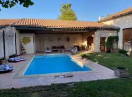 Entre vigne et Camargue，位于Générac的酒店