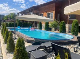 Villa Le Cinema，位于Shiroki Dol的自助式住宿