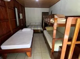 Tortuguero Hill Rooms