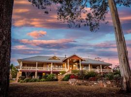 Robyn's Nest Lakeside Resort，位于梅林布拉的带按摩浴缸的酒店