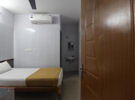 JKS DELUXE LODGE，位于Udaiyārpālaiyam的酒店