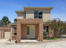Airport West Stunner by Ready Set Stay