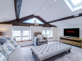 Unique 1-bed cottage in Beeston by 53 Degrees Property, ideal for Couples & Friends, Great Location - Sleeps 2，位于比斯顿的酒店