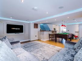 Unique 2-bed barn in Beeston by 53 Degrees Property, ideal for Families & Friends, Great Location - Sleeps 4，位于比斯顿的酒店