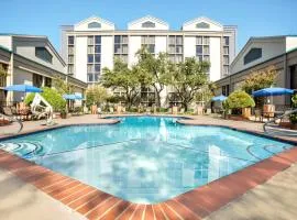 DFW机场北希尔顿逸林酒店