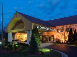 DoubleTree Suites by Hilton Hotel Cincinnati - Blue Ash，位于沙伦维尔Sharon Woods Golf Course附近的酒店