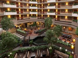 Embassy Suites by Hilton Austin Arboretum，位于奥斯汀的酒店