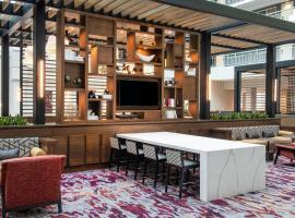 Embassy Suites by Hilton Walnut Creek，位于核桃溪St Mary's Stadium附近的酒店