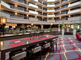 Embassy Suites by Hilton Dulles Airport，位于赫恩登华盛顿杜勒斯国际机场 - IAD附近的酒店