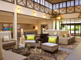 西岸坦帕机场希尔顿酒店，位于坦帕坦帕国际机场 - TPA附近的酒店