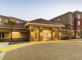圣贝纳迪诺希尔顿惠庭酒店，位于San Bernardino International Airport - SBD附近的酒店