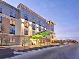 Home2 Suites by Hilton Perrysburg Levis Commons Toledo，位于佩里斯堡的酒店