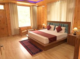 Hotel Royal Galaxy Tirthan，位于本贾尔的酒店