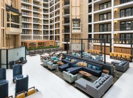 Embassy Suites by Hilton Austin Central，位于奥斯汀Highland Shopping Center附近的酒店