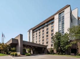 Embassy Suites by Hilton Nashville Airport，位于纳什维尔的酒店