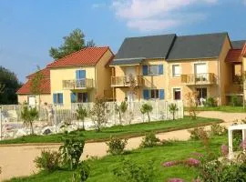 Colorful home in a castle-rich setting in Périgord