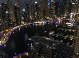 Unique view of dubai marina from your bedroom