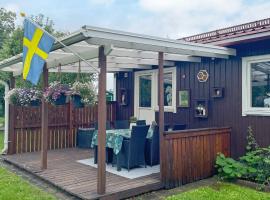 Holiday home SANDSJÖFORS，位于Sandsjöfors的带停车场的酒店