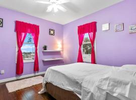 The Pink Room near Yale Hospital/Bridegport，位于布里奇波特的青旅