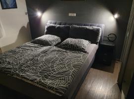 Schlafzimmer, ruhige Lage in Meppen --- Check-In mit Schlüsselkasten，位于梅彭的酒店