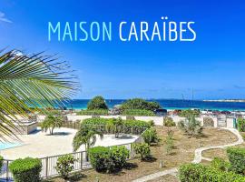 Maison Caraibes beach front on Orient Bay with 2 big pools，位于东方湾的酒店