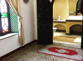 拉百丽埃图瓦勒旅馆，位于塞拉的摩洛哥传统庭院