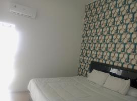 Penginapan Lamban Queens Kamar Double Bed Lantai Atas，位于Kalianda的豪华酒店