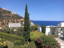 Seaview 3 bedroom apartment with swimmingpool，位于Cañet de Mar的酒店