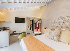 Mitos-Suites，位于罗希姆诺的酒店