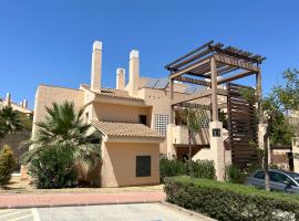 Quite & relaxing private apartment for 2-6 pers - Golf & Pool resort - Murcia，位于穆尔西亚的度假村