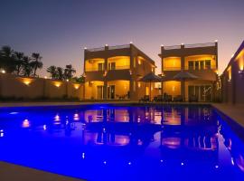 Royal Nile Villas - Pool View Apartment 2，位于卢克索的酒店