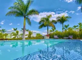 Lago Calima Bliss: Secret Garden Paradise in Darien