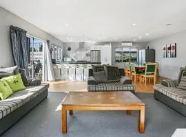 Family Harmony - Waihi Beach Holiday Home