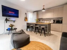 Arté - 2 Bedroom Apartment near Coresi Mall with Free Parking