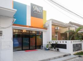 Sans Hotel City Park Medoho Semarang，位于Alastuwo的酒店