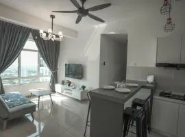 Crystal Luxury House 高级水晶屋 Near Jonker street