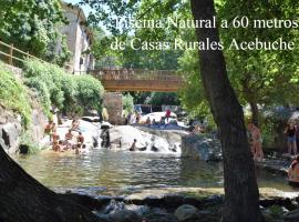Casas Rurales Acebuche Naturaleza, Relax y Piscina Natural，位于Casas del Monte的家庭/亲子酒店