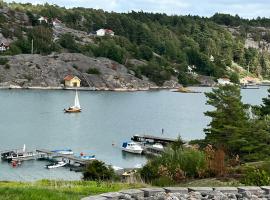 Sea view chalet，位于Hjälteby的酒店