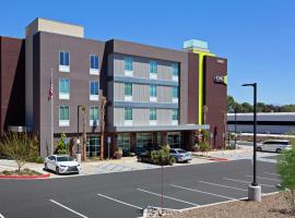 Home2 Suites By Hilton Temecula，位于蒂梅丘拉克罗斯可立克高尔夫俱乐部附近的酒店