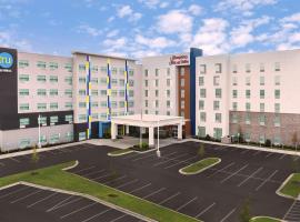 Hampton Inn & Suites Charlotte Airport Lake Pointe，位于夏洛特的酒店