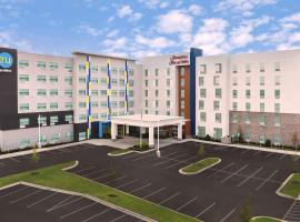 Hampton Inn & Suites Charlotte Airport Lake Pointe，位于夏洛特Amay James Park附近的酒店