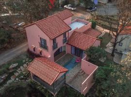 Pink Villa by Tubtao Sleepy Hill，位于Pong Talong的酒店