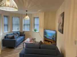 Lovely 2 bedroom apartment in Fleetwood，位于弗利特伍德的酒店