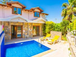 Villa Aysel Paradise，位于穆拉的海滩短租房