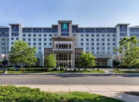 Embassy Suites by Hilton Newark Airport，位于伊丽莎白Linden Airport - LDJ附近的酒店